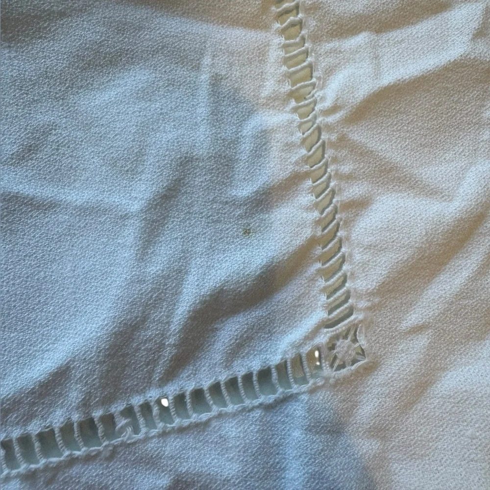 Set of 6 white vintage cotton placemats. Gently worn.